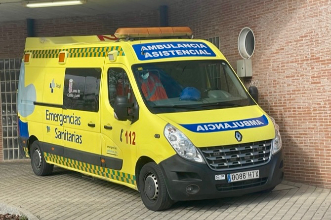 El retraso en la entrega de nuevas ambulancias, entre ellas a Peñaranda, y el nuevo contrato de transporte, a debate una vez más en las Cortes de CyL