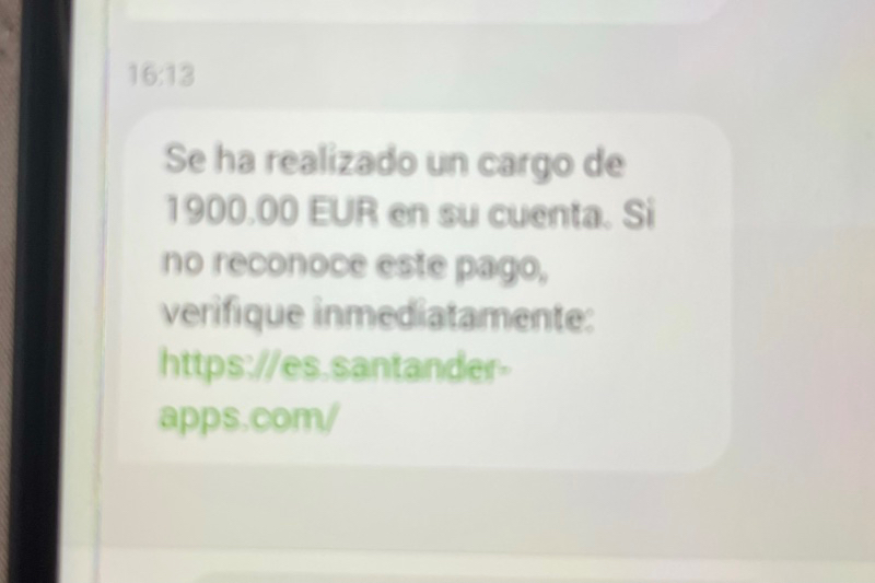Alerta vecinal ante el aumento de mensajes estafa bancarios para acceder a las cuentas