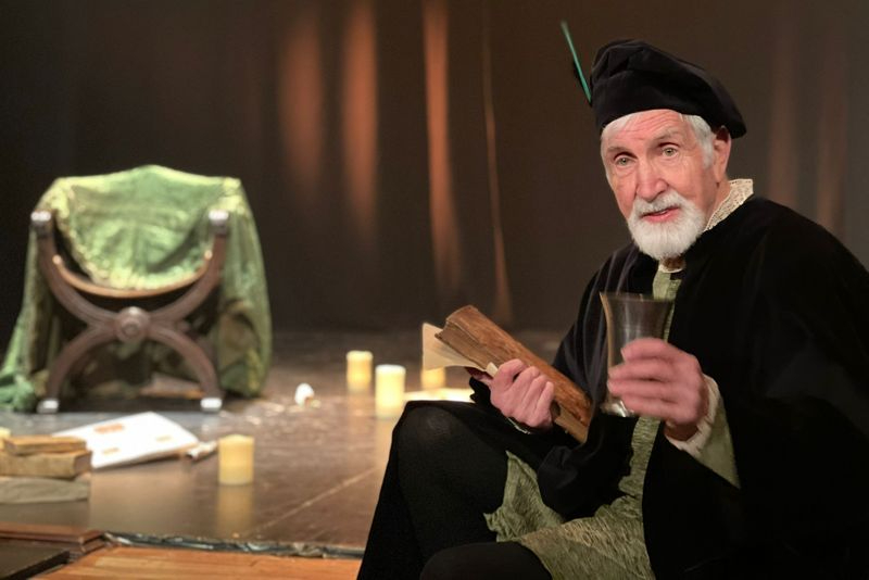 Denis Rafter muestra todo su arte en el teatro de Alba de Tormes