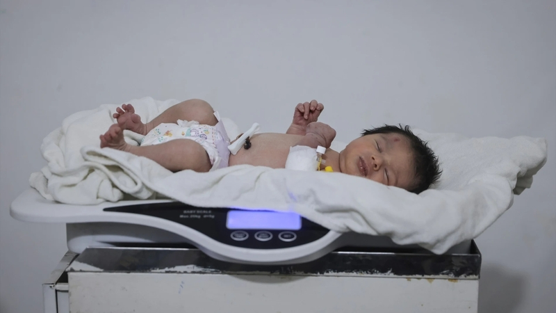 La bebé que nació entre los escombros tras el terremoto de Siria ya ha sido adoptada