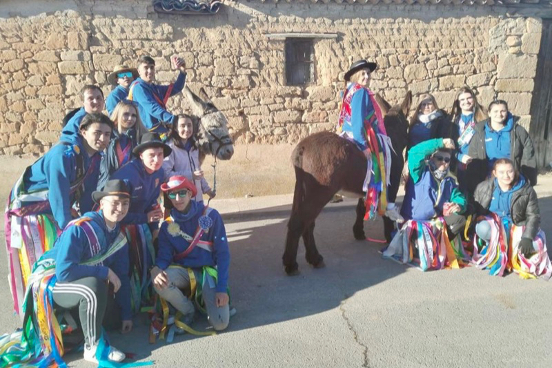 El invierno en Cantalpino deja paso a la vida con las fiestas de los Quintos, Boteros y Águedas