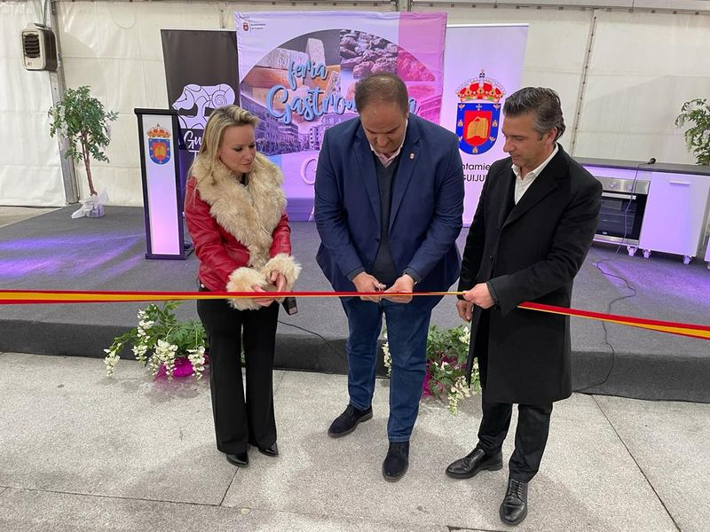 Inaugurada la V Feria Gastronómica de Guijuelo