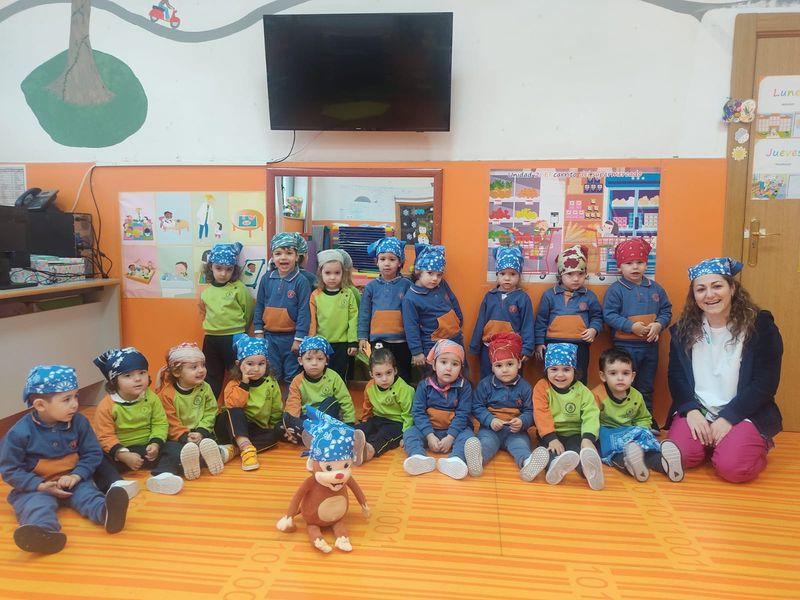 El Calasanz participa en el pañuelochallenge con motivo del Día Mundial del Cáncer Infantil