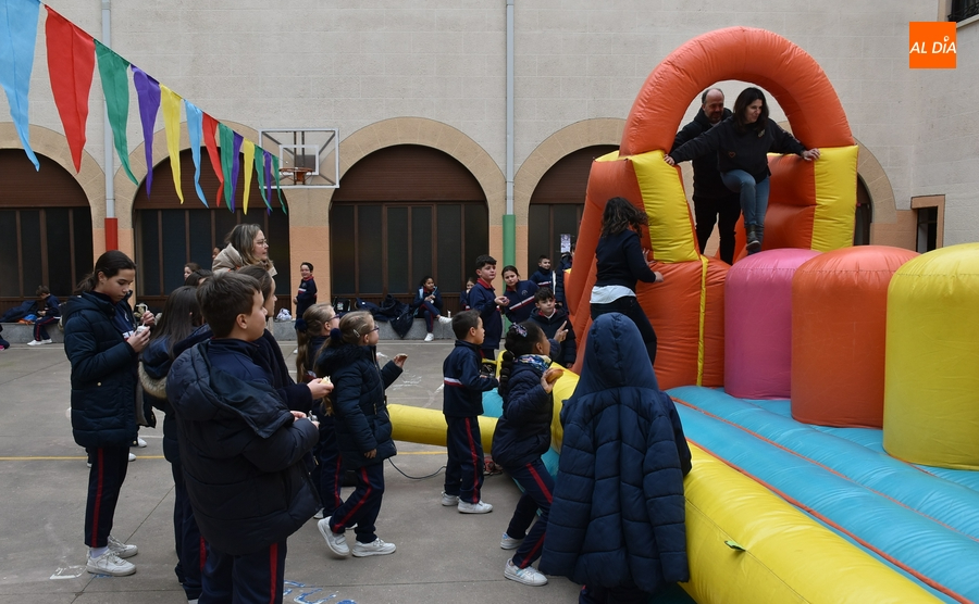 Jornada lúdica en Misioneras-Santa Teresa para festejar el 70º aniversario de la Congregación