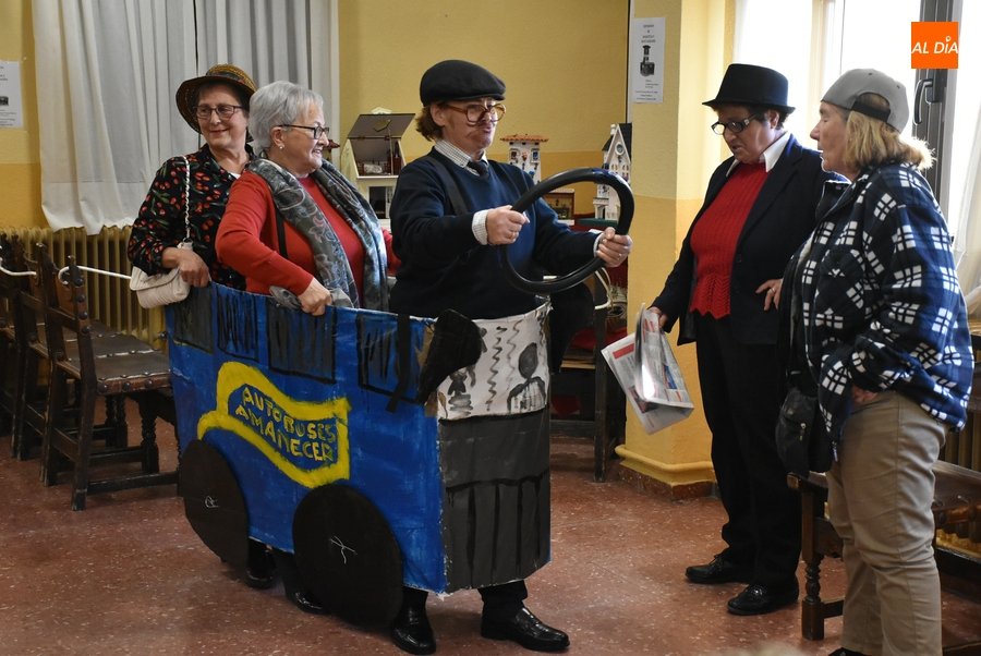Amanecer anima la tarde en el Centro de Mayores con teatro y música