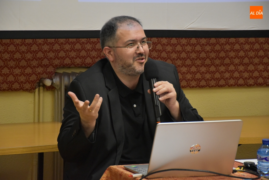 San Andrés arranca su ciclo de charlas cuaresmales con la intervención de Daniel Mielgo