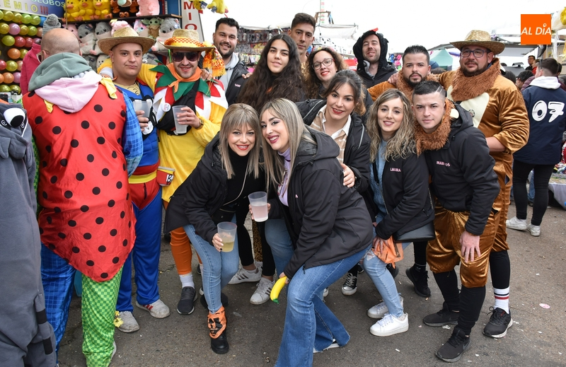 El bullicio va menguando pero se mantiene el buen ambiente carnavalero