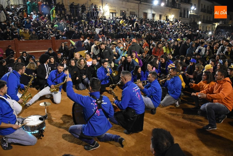 Manliao anima el último gran momento de encuentro de jóvenes del Carnaval 2023