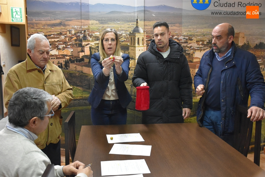 Crece la participación en el desfile de carrozas con 4 grupos inscritos 