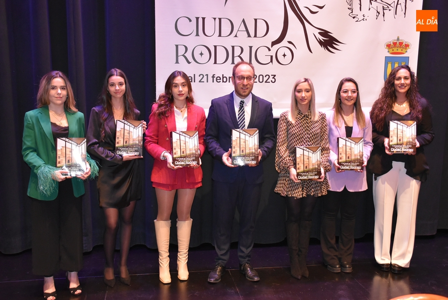 El Libro del Carnaval recupera el listón del medio millar de páginas con novedades estilísticas