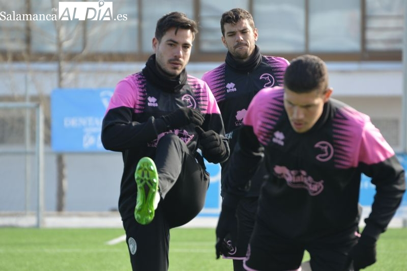 Fran Rodríguez, Jon Rojo y Ramiro Mayor, al margen; Nabil, ausente en el entrenamiento de Unionistas