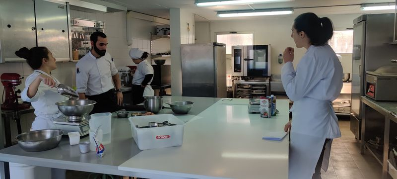 Nuevos cursos de cocina en Santa Marta: desde el corte del jamón a mundos asiáticos o franceses