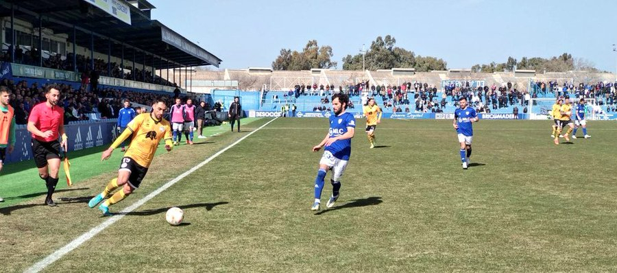 Un Unionistas de dos caras se queda a un paso de la épica contra el Linares (4-3)