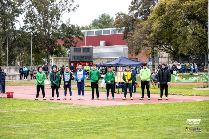 España guarda un respetuoso minuto de silencio por los fallecimientos de Ángel Basas y su hijo Carlos