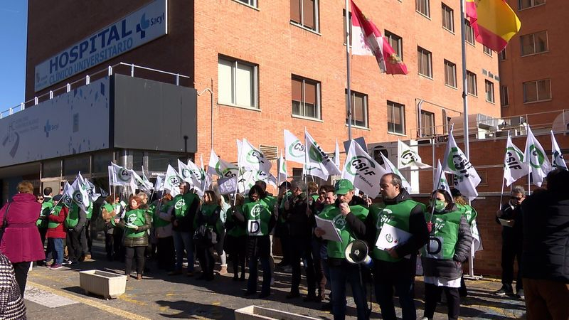El consejero de Sanidad dice que se sentará con los médicos para abordar su propuesta de Atención Primaria