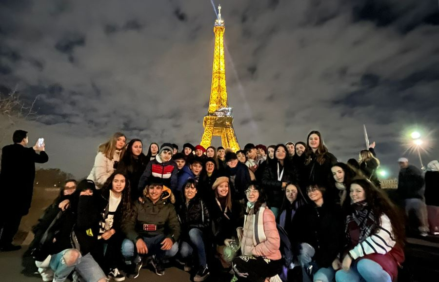 Los alumnos de Francés de Misioneras-Santa Teresa recorren París
