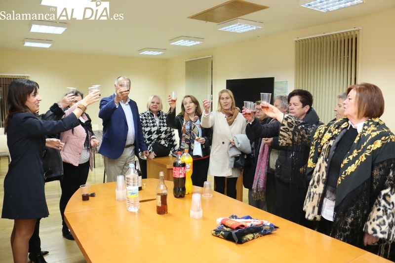 Delfi Sevillano recibe en Villarino el bastón de mando municipal como alcaldesa de las águedas 