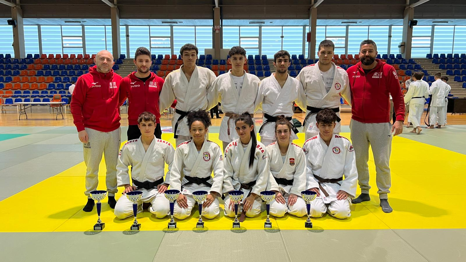 Multitud de medallas para los judocas salmantinos en el Autonómico
