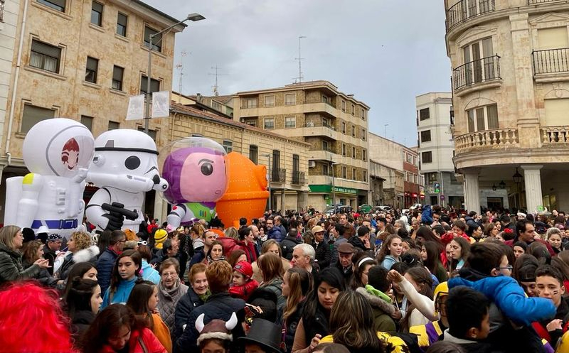 Talleres, música y pasacalles en el Carnaval de Guijuelo
