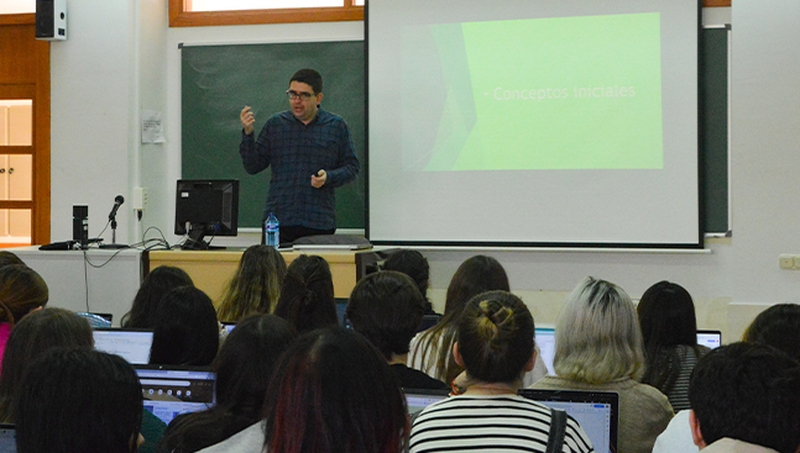 La USAL refuerza su plantilla completando la oferta de empleo para docentes de este curso