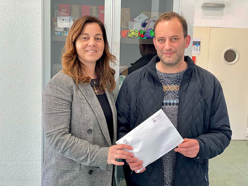 La Sonrisa de Alejandro recibe más de 900 euros solidarios de los guijuelenses