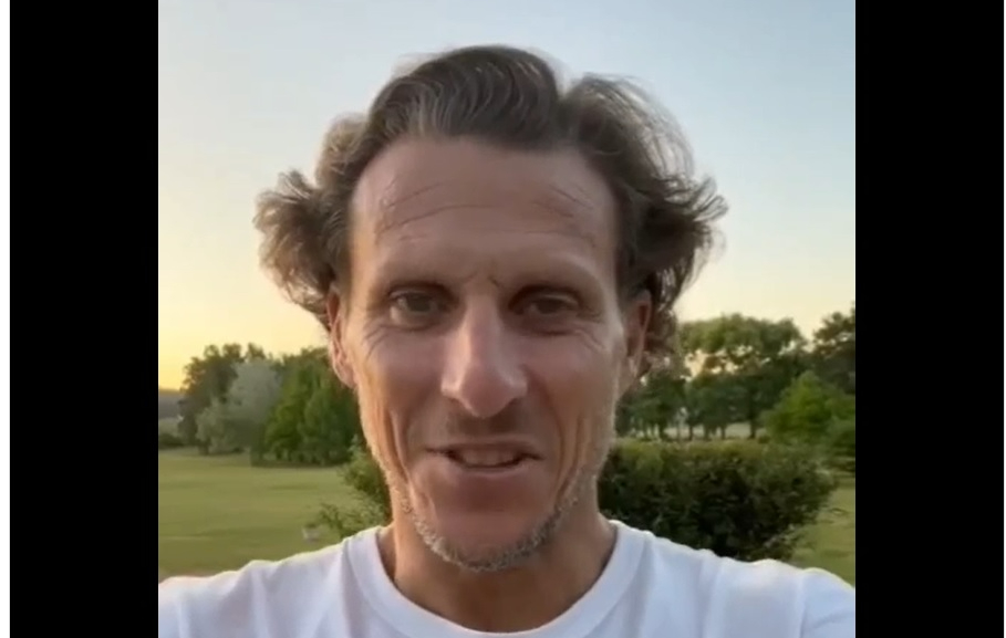 El bonito mensaje de Diego Forlán a M4RÍA, la Princesa Guerrera Futbolera, para no bajar los brazos y desearle lo mejor