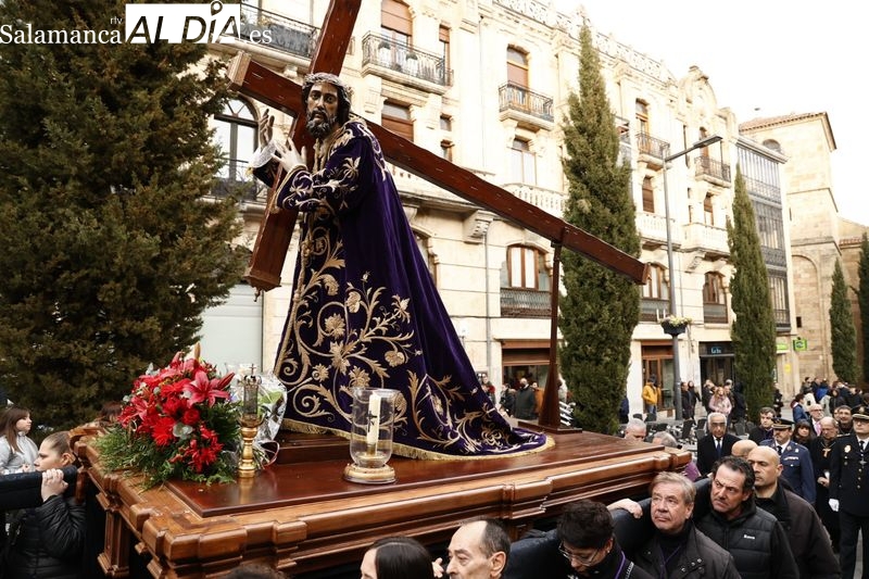Así ha sido el traslado de la imagen de Nuestro Padre Jesús Nazareno para el viacrucis de la Junta de la Semana Santa