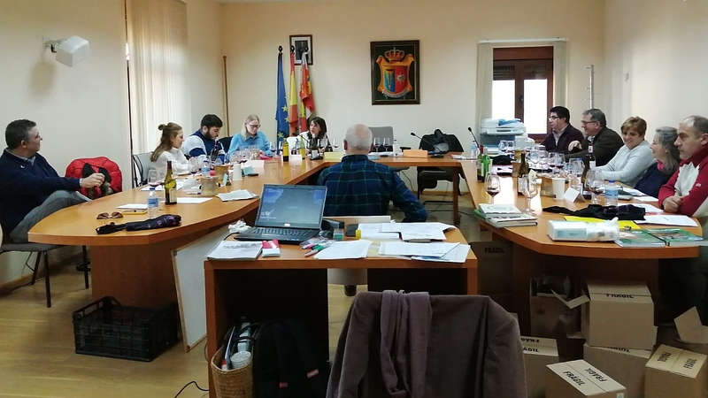 La Ruta del Vino Arribes organiza en Villarino un curso de cata de vino entre sus asociados  