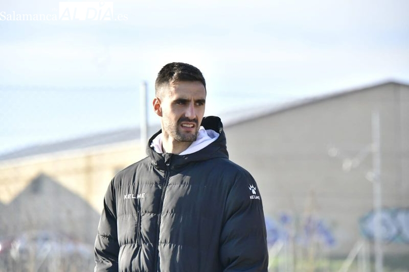 Christian Santos aún no entrena y Nabil luce por primera vez como jugador de Unionistas en el adiós de De Miguel