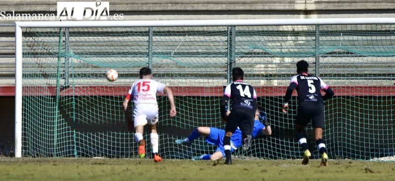 Los errores tontos de siempre y un mal planteamiento matan al Salamanca UDS en León: derrota contra la Cultural B (1-0)