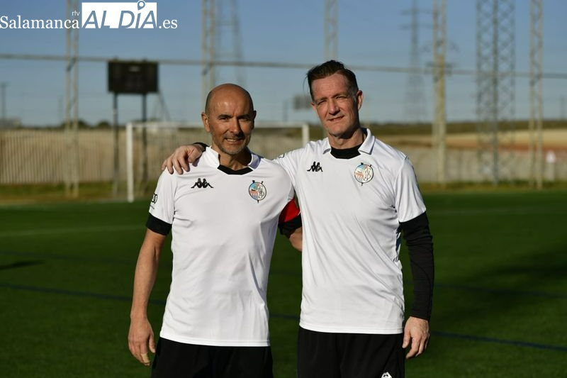 Los veteranos de la UDS jugarán con una novedosa camiseta de toques retro contra los del Barcelona en el Helmántico