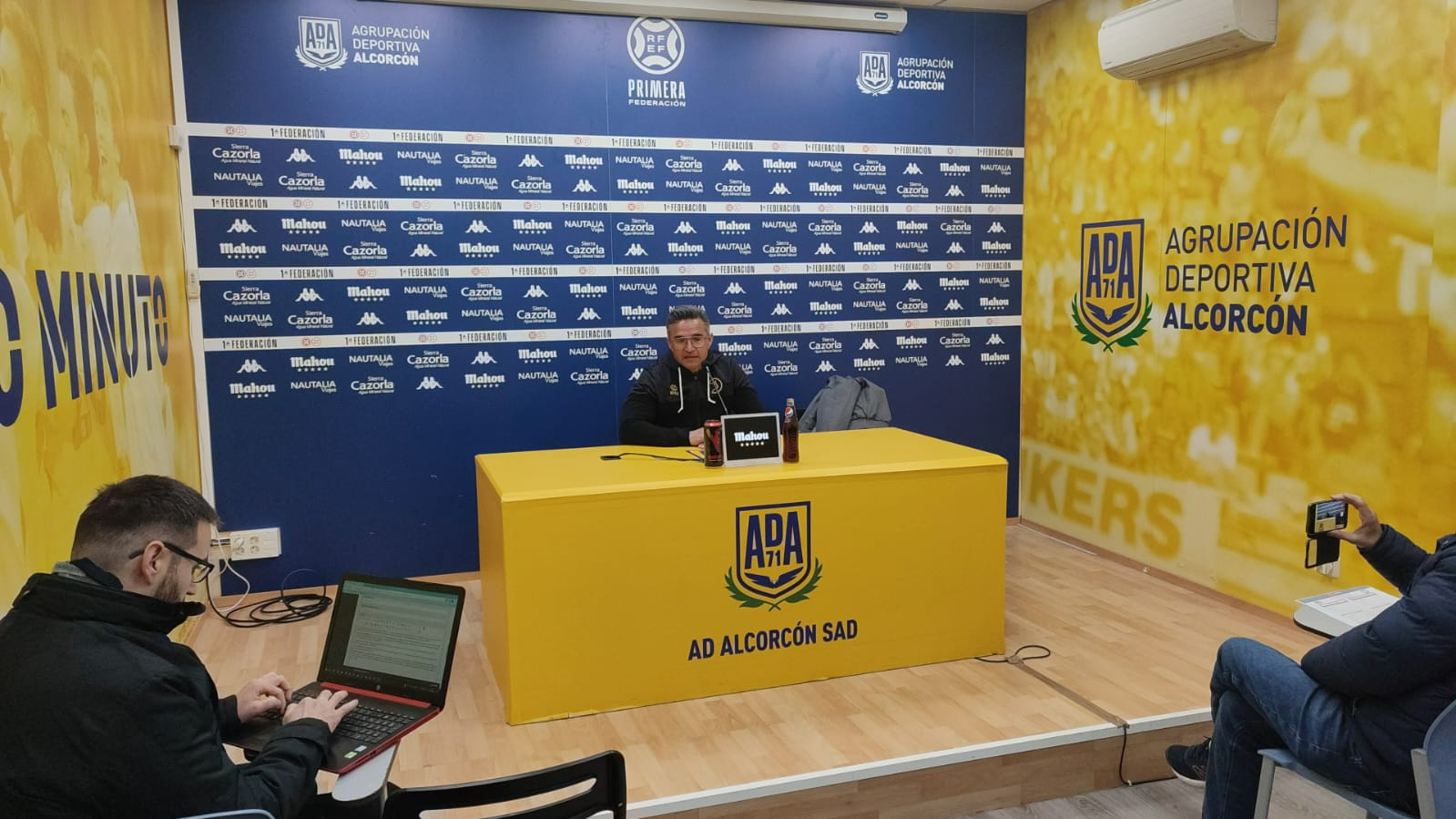 Dani Ponz se queja del colegiado: Ante la duda no nos ha favorecido en ninguna. El segundo gol no se tendría que haber producido