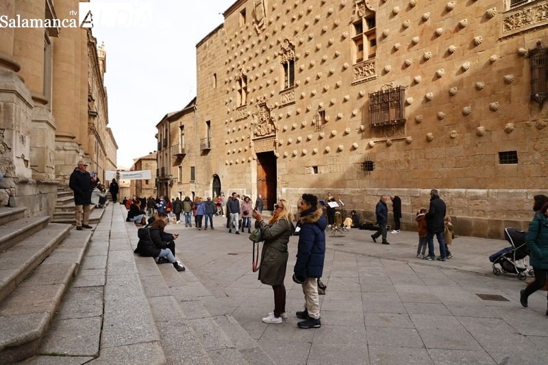 Salamanca, entre los destinos españoles más románticos para pasar San Valentín, según Booking