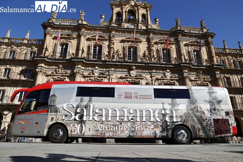 Cinco buses promocionarán la Semana Santa de Salamanca por carreteras de España