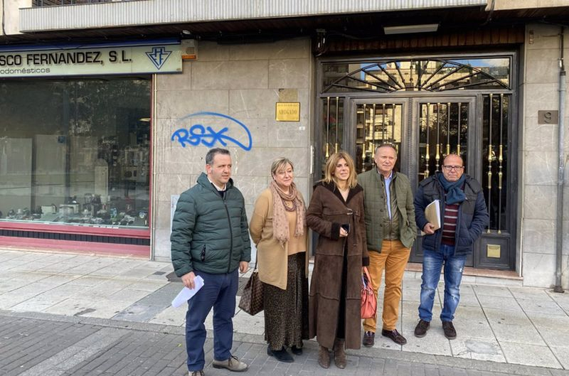 Chabela de la Torre presenta 150 avales con toda la ilusión para ser candidata al PP de Salamanca