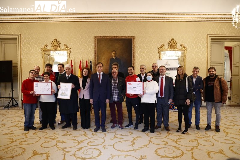 Donación de 6.400 euros para la Fundación Aviva e Insolamis