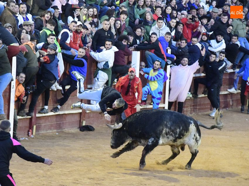 Larga tarde taurina con un nuevo herido por asta de toro, aunque de menor gravedad