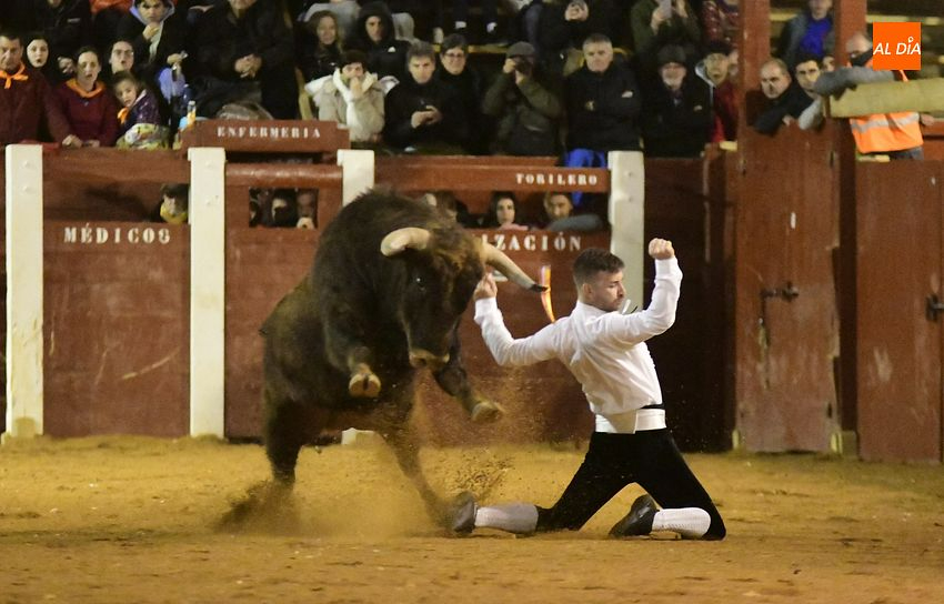 Luis Juanela se lleva el Concurso de Recortes, que tuvo un enorme susto al meterse un toro en un burladero