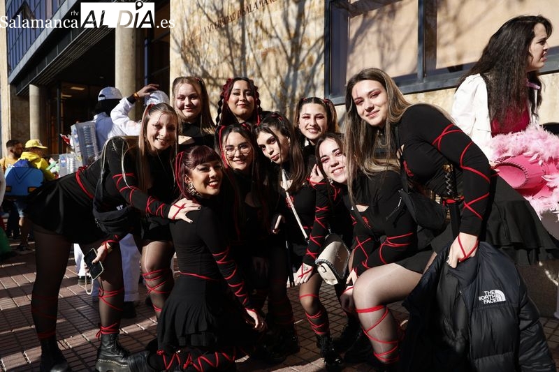 Animado desfile de estudiantes con motivo de las fiestas del Codex 2023