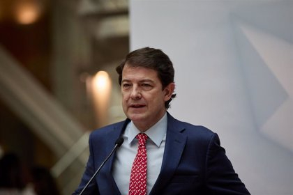 Mañueco acusa a Pedro Sánchez de electoralismo con su visita a los brigadistas de Ávila