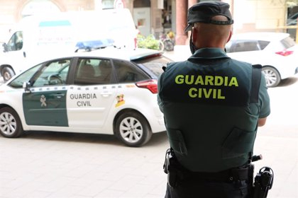 Mata a un hombre de 67 años tras atropellarlo, se da a la fuga... y horas después llama a la Guardia Civil