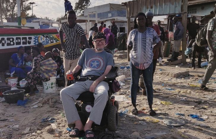 Un enfermo de ELA culmina su sueño de hacer el Madrid-Dakar