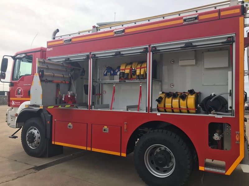 Más de 6.000 aves muertas en un incendio de dos naves de avicultura 