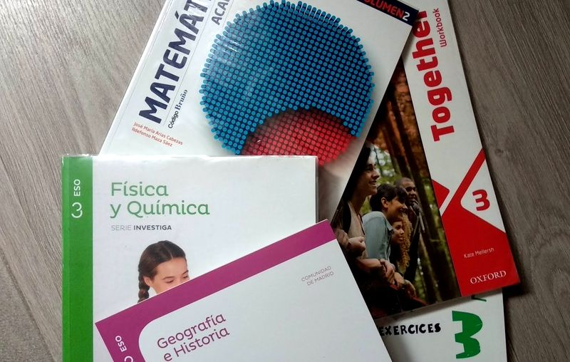 Más familias de Castilla y León se beneficiarán de la gratuidad de libros de texto