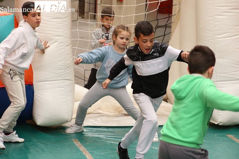 El Martes de Carnaval arranca con hinchables para los más pequeños 