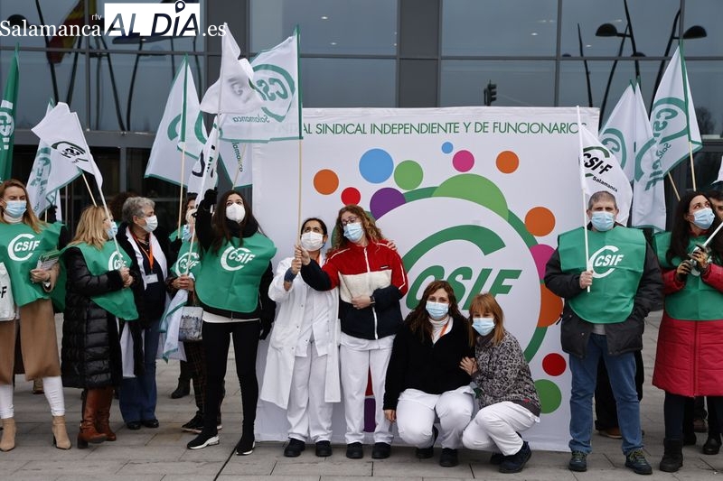 Protestas de sanitarios salmantinos por la insufrible falta de personal en la sanidad pública