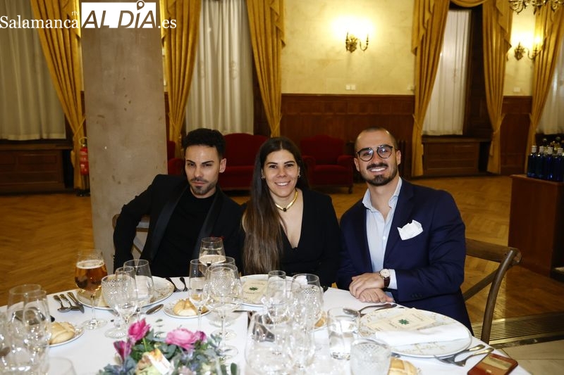 Miembros del Colegio Oficial de Odontólogos y Estomatólogos se reúnen en el Casino