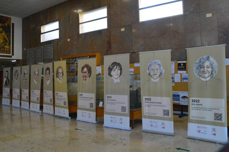 ‘Mujeres doctoras honoris causa en la USAL’, una exposición que ya puede visitarse en la facultad de Ciencias