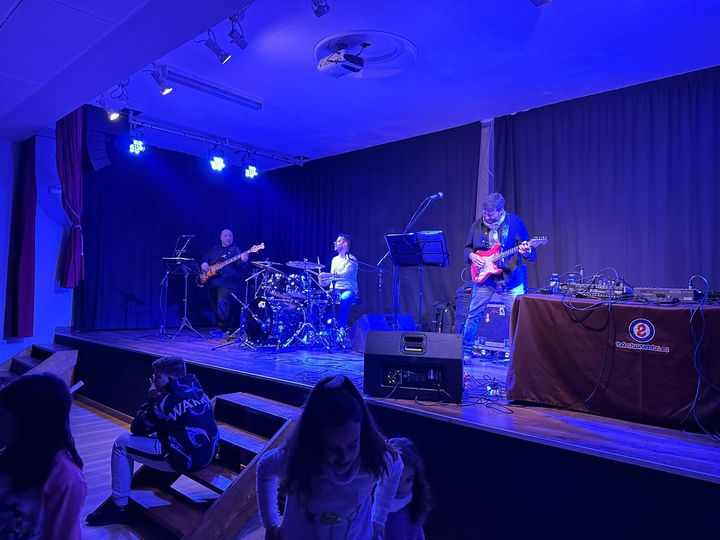 Castellanos de Moriscos disfruta del mejor pop de los años 80 y 90