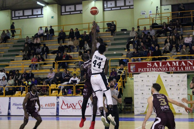El CB Tormes no puede con un Tizona que muestra su liderazgo en Salamanca (53-83)